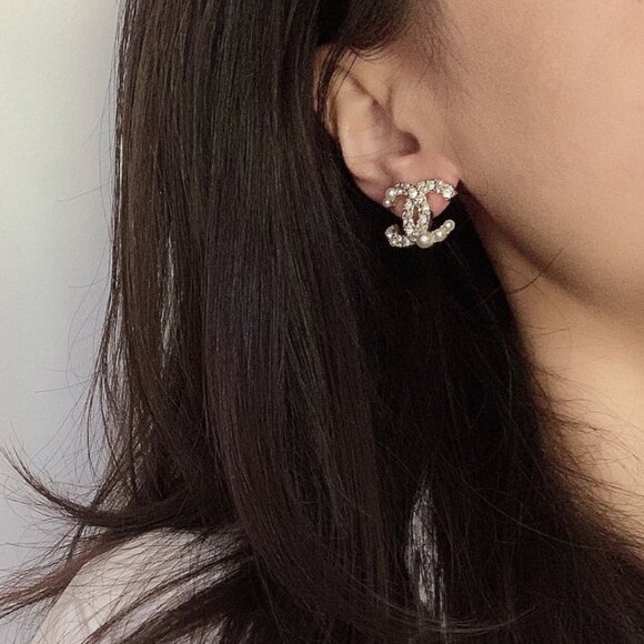 Authentic Chanel silver CC earrings - Picture 2 of 6